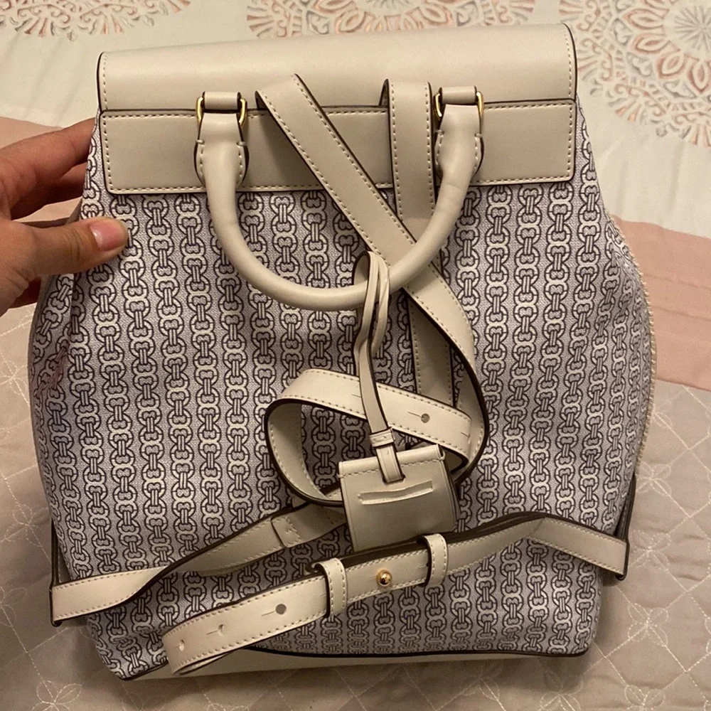 New (tag is there but fell off) Tory Burch bookbag - Picture 2 of 9